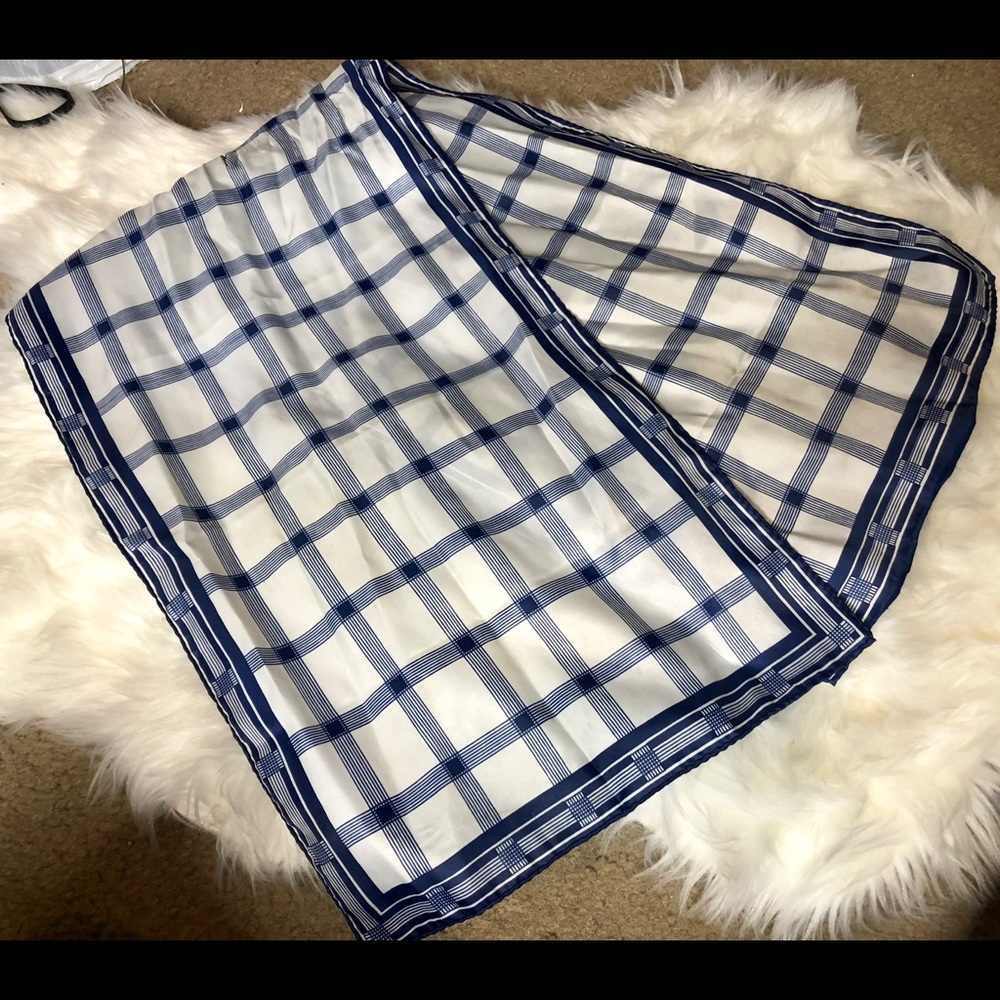 Checkered scarf
